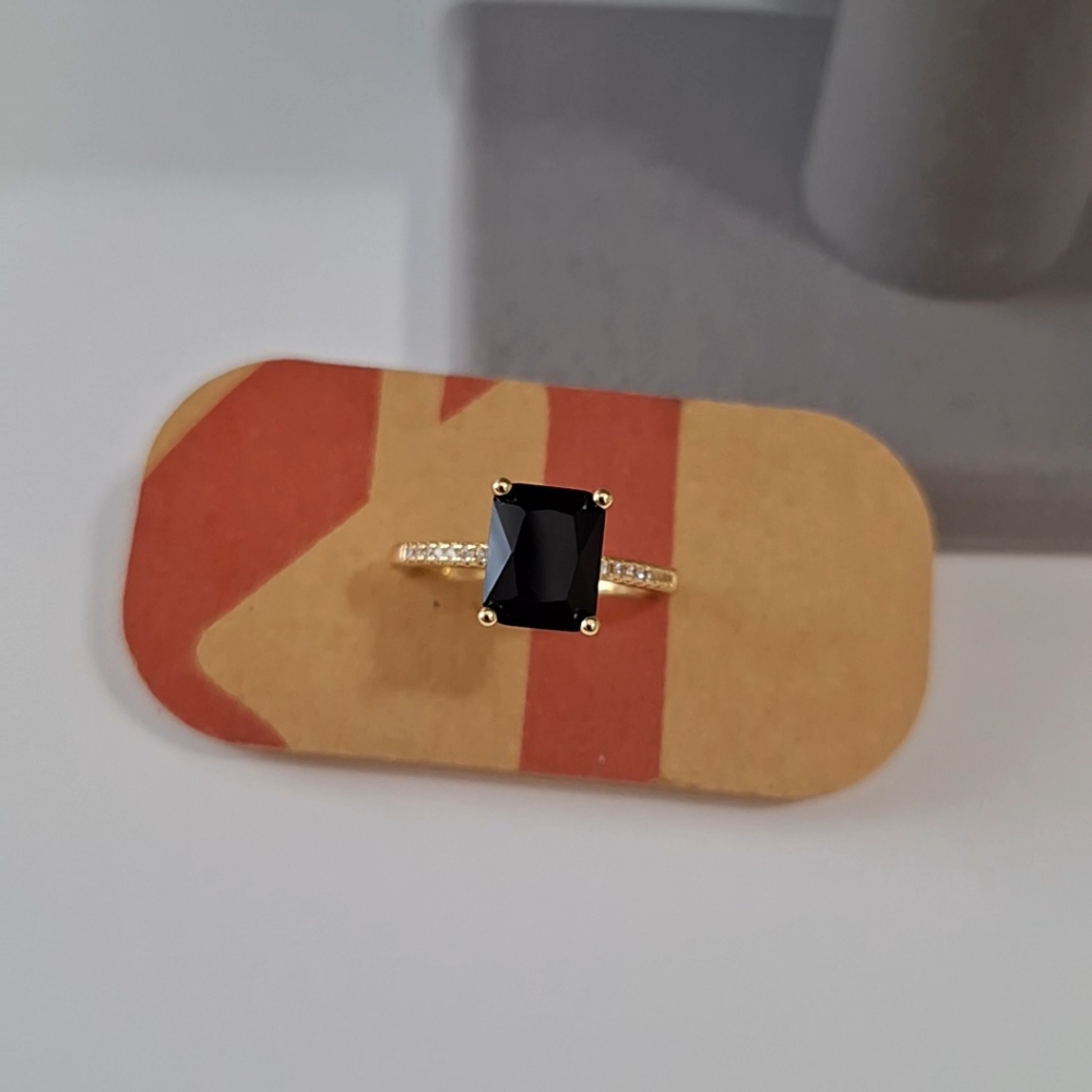 Emerald shape black onyx ring